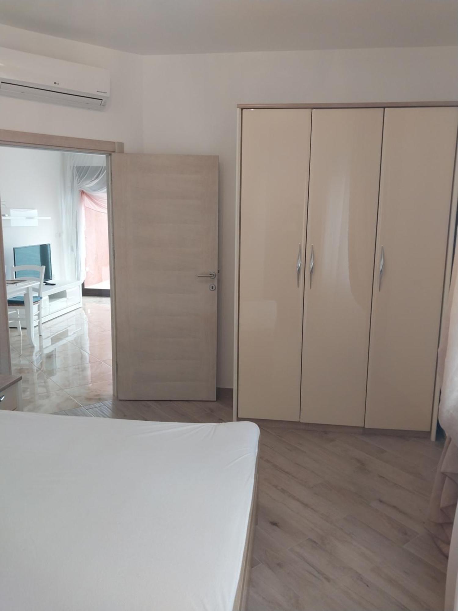Bella Costa Apartment Dobra Voda Exterior photo